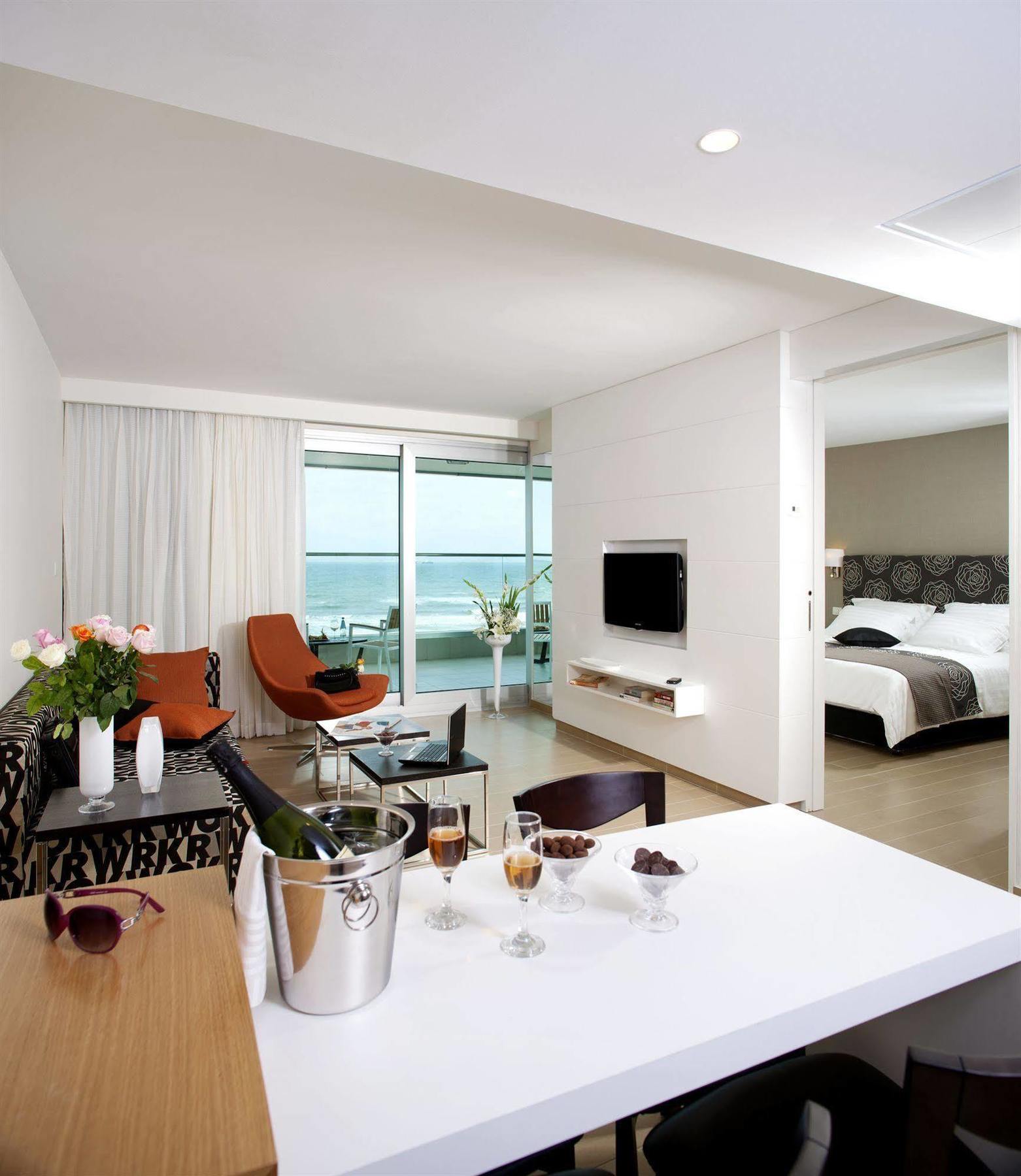 West All Suites Hotel Ashdod Eksteriør bilde