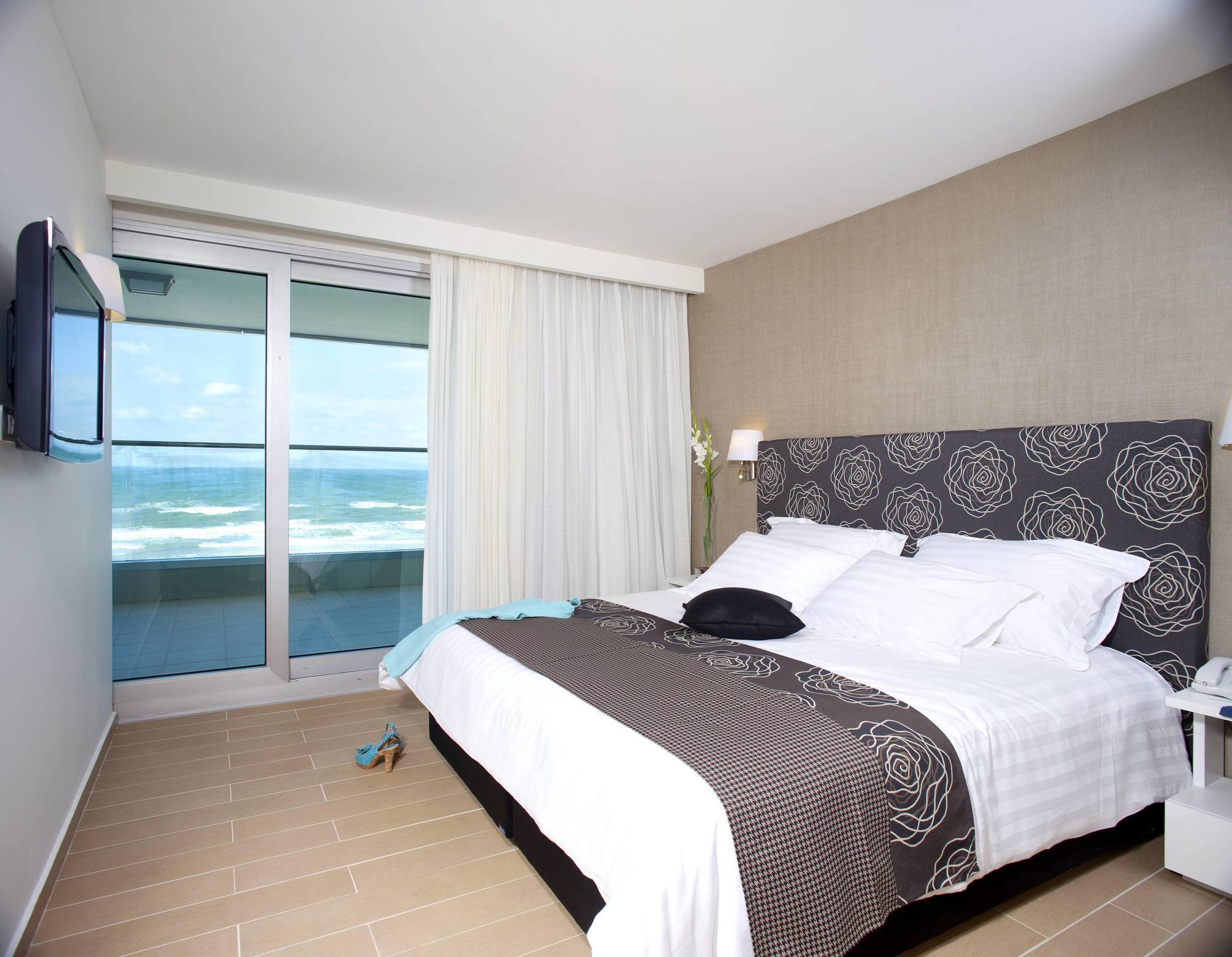 West All Suites Hotel Ashdod Eksteriør bilde