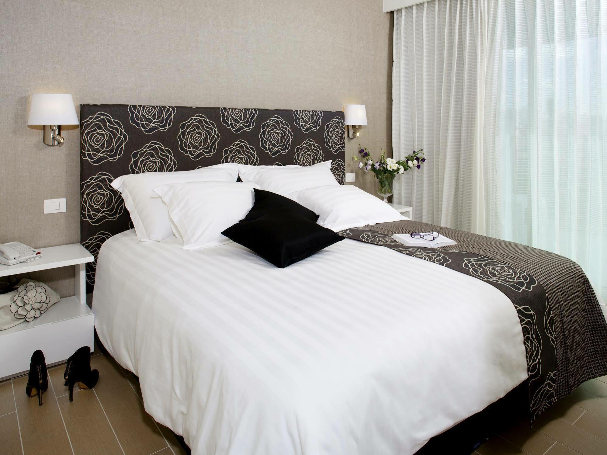 West All Suites Hotel Ashdod Eksteriør bilde